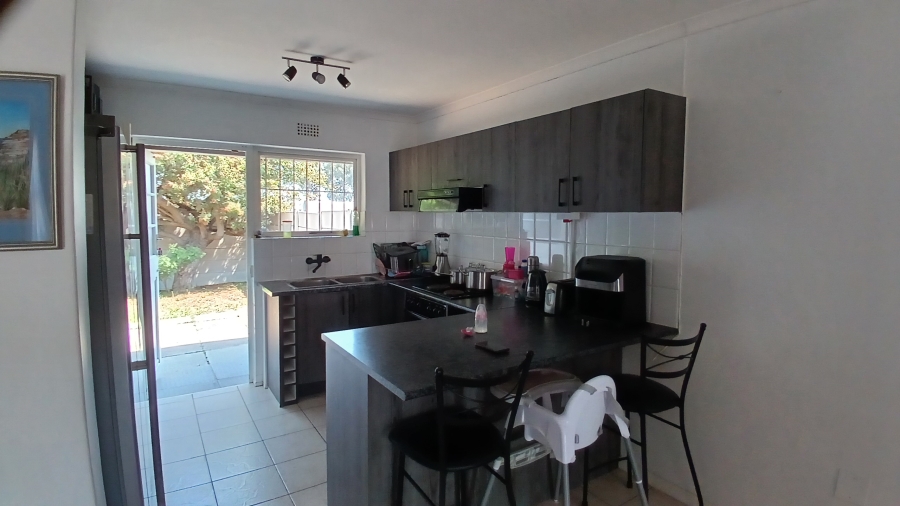 To Let 2 Bedroom Property for Rent in Edgemead Western Cape